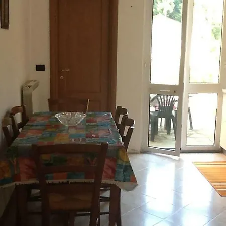 Casa Vacanza La Colletta شقة